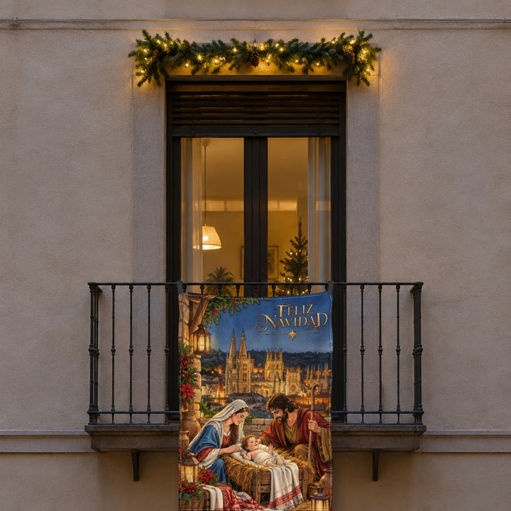 Balconera de Navidad Burgos modelo BUR2 (ilustrada) colgada en una ventana | Banderas Porras