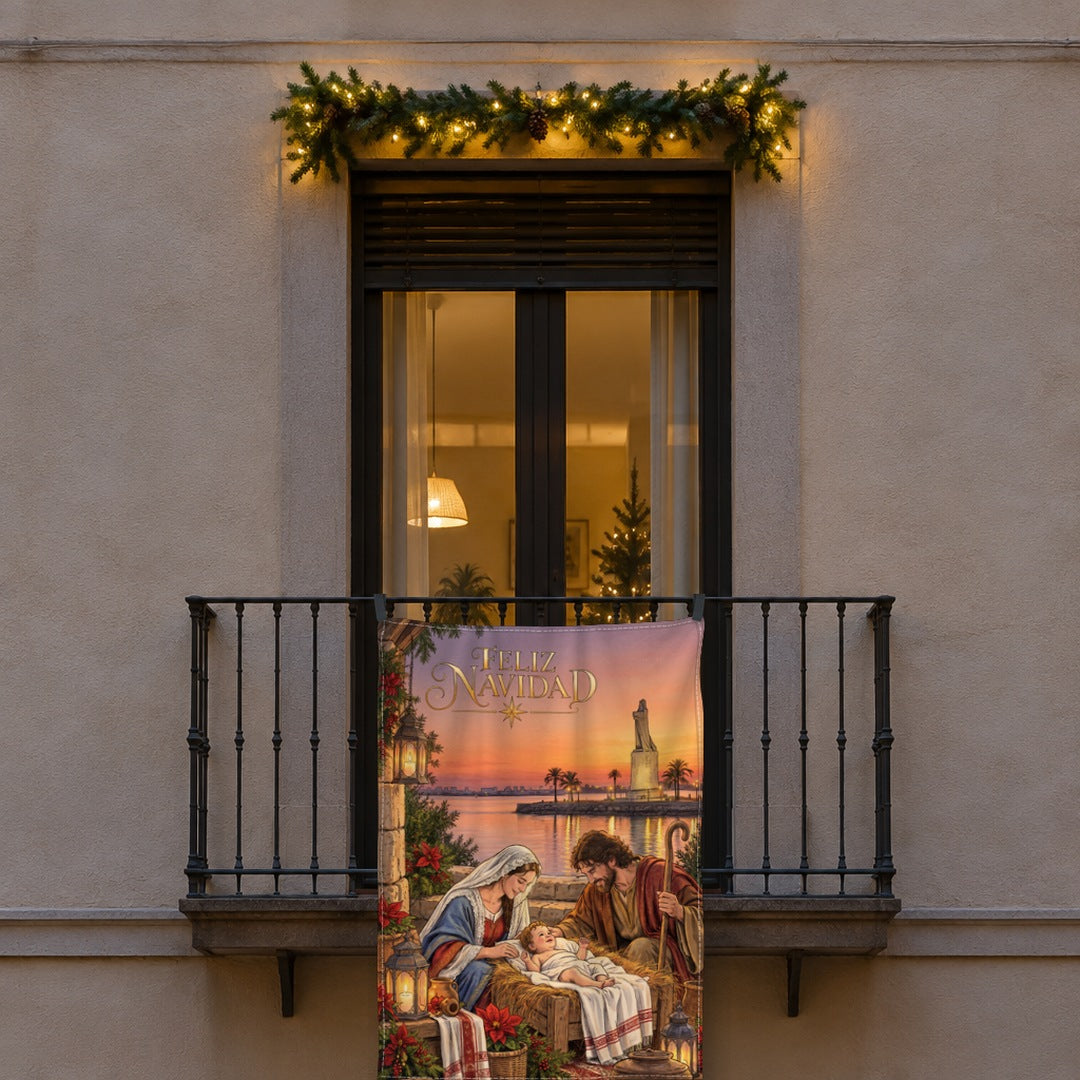 Balconera de Navidad Huelva modelo HUE2 (ilustrada) colgada en una ventana | Banderas Porras
