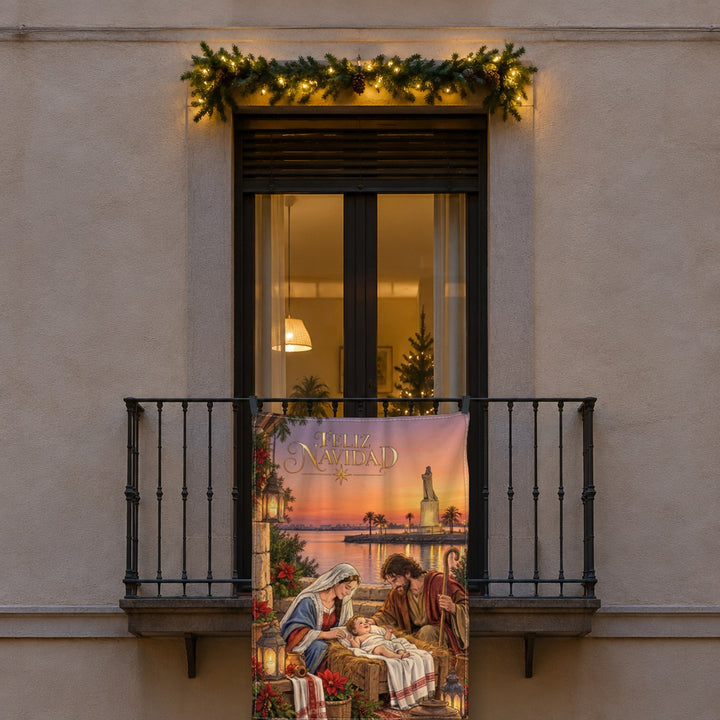 Balconera de Navidad Huelva modelo HUE2 (ilustrada) colgada en una ventana | Banderas Porras
