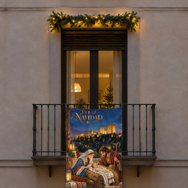 Balconera de Navidad Jaén modelo JAE2 (ilustrada) colgada en una ventana | Banderas Porras