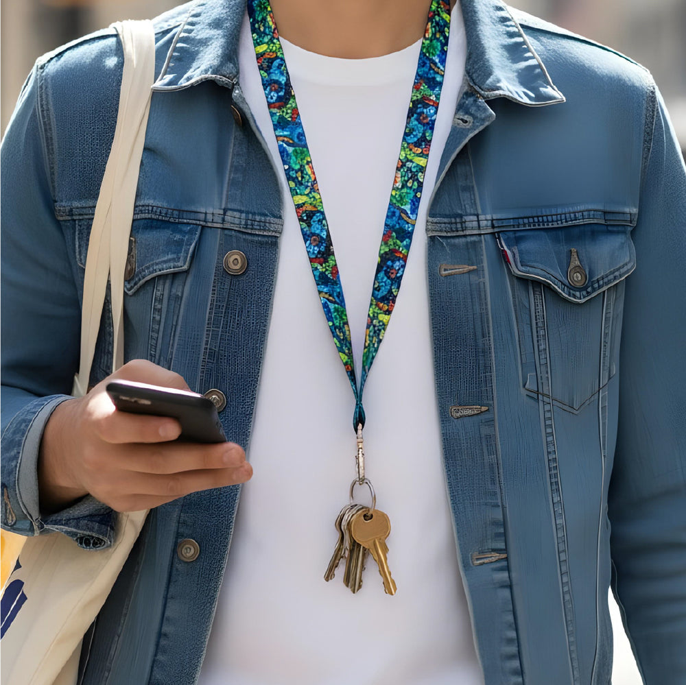 Lanyard personalizado puesto con acreditación de evento | Banderas Porras
